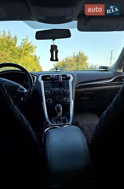 Седан Ford Fusion 2014 в 