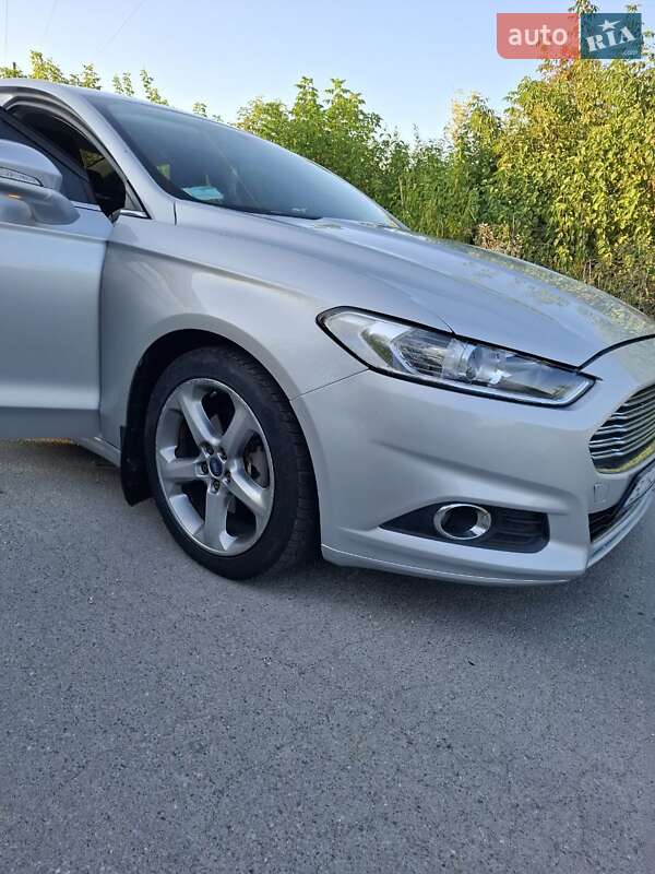 Седан Ford Fusion 2014 в Гусятине