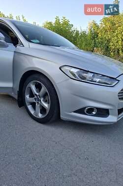 Седан Ford Fusion 2014 в 