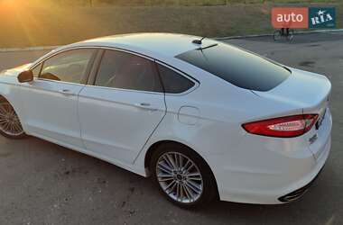 Седан Ford Fusion 2013 в 