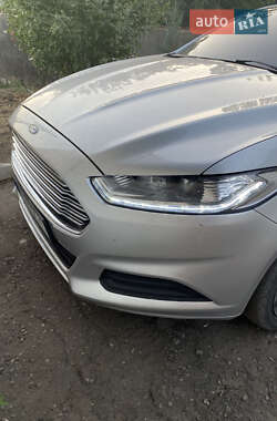 Седан Ford Fusion 2014 в 