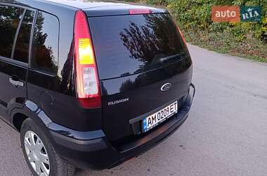 Хэтчбек Ford Fusion 2005 в 