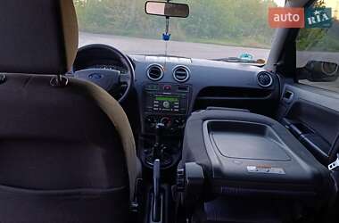Хэтчбек Ford Fusion 2005 в 