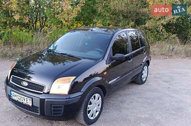 Хэтчбек Ford Fusion 2005 в 