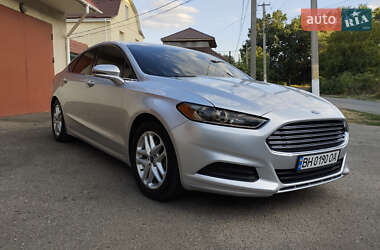 Седан Ford Fusion 2016 в 