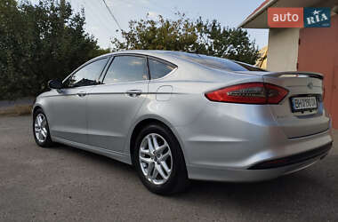 Седан Ford Fusion 2016 в 