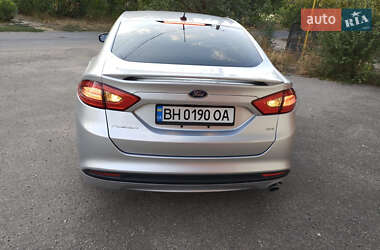 Седан Ford Fusion 2016 в 