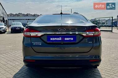 Седан Ford Fusion 2016 в 