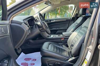 Седан Ford Fusion 2016 в 
