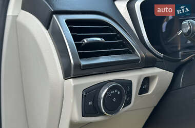 Седан Ford Fusion 2019 в 