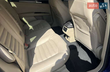 Седан Ford Fusion 2015 в 