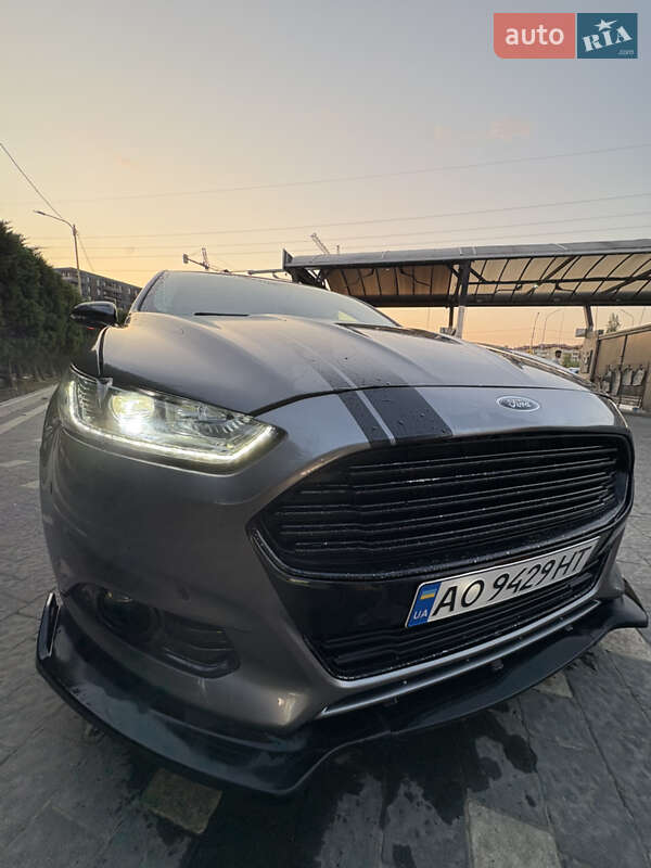Седан Ford Fusion 2012 в 