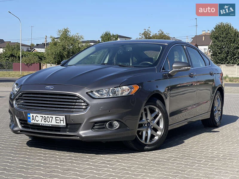 Седан Ford Fusion 2013 в 