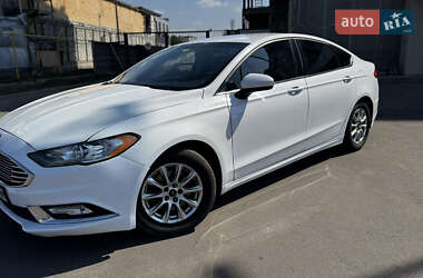 Седан Ford Fusion 2016 в 