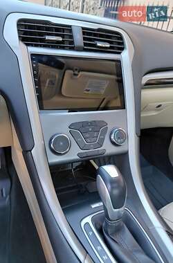 Седан Ford Fusion 2014 в Сокале