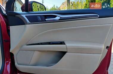 Седан Ford Fusion 2014 в Сокале