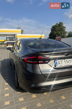 Седан Ford Fusion 2017 в 