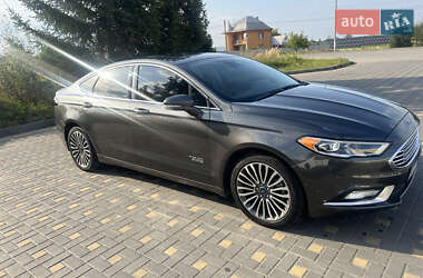 Седан Ford Fusion 2017 в 