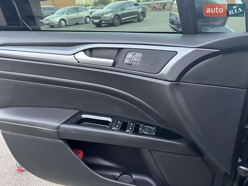 Седан Ford Fusion 2013 в Киеве фото 24 Седан Ford Fusion 2013 в Киеве