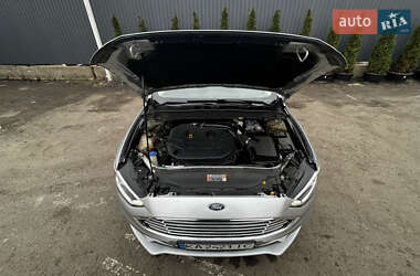 Седан Ford Fusion 2017 в 
