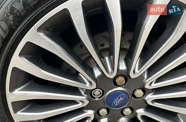 Седан Ford Fusion 2017 в 
