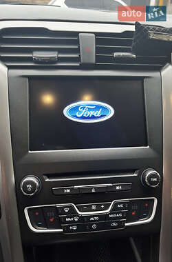 Седан Ford Fusion 2017 в 