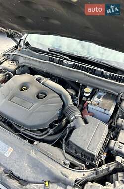 Седан Ford Fusion 2014 в 