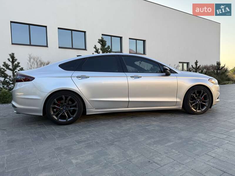 Седан Ford Fusion 2012 в Луцьку