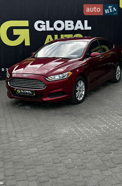 Седан Ford Fusion 2015 в 