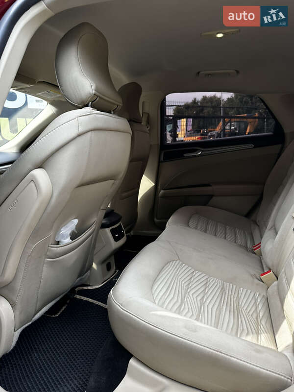 Седан Ford Fusion 2015 в Львове
