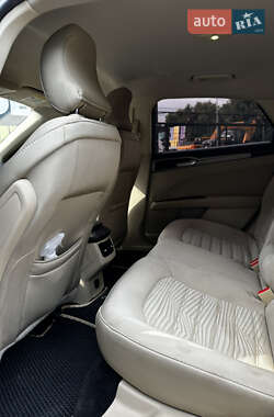Седан Ford Fusion 2015 в 