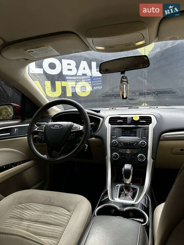 Седан Ford Fusion 2015 в Львове