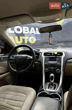 Седан Ford Fusion 2015 в 