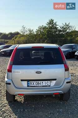 Хэтчбек Ford Fusion 2003 в 