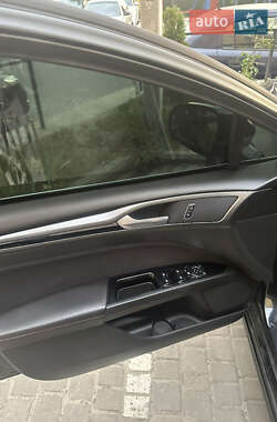 Седан Ford Fusion 2014 в 