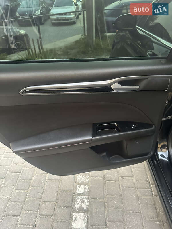 Седан Ford Fusion 2014 в Львові