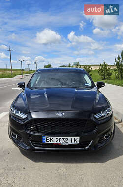 Седан Ford Fusion 2016 в 