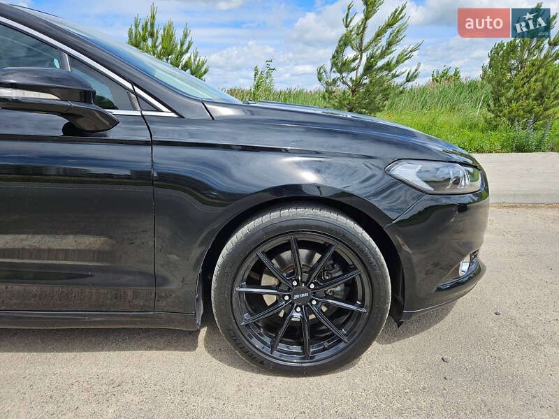 Седан Ford Fusion 2016 в Ровно