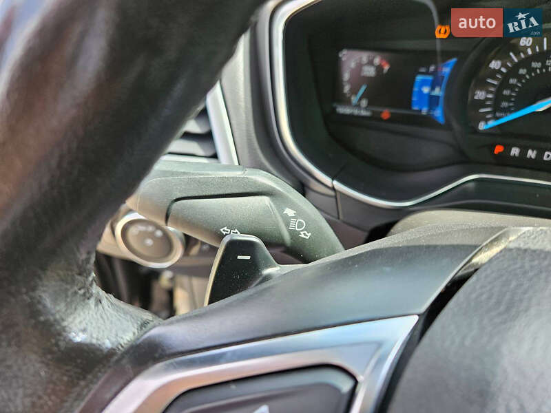 Седан Ford Fusion 2016 в Ровно