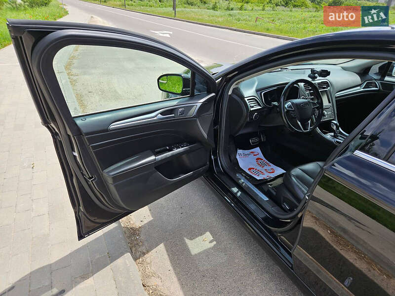 Седан Ford Fusion 2016 в Ровно