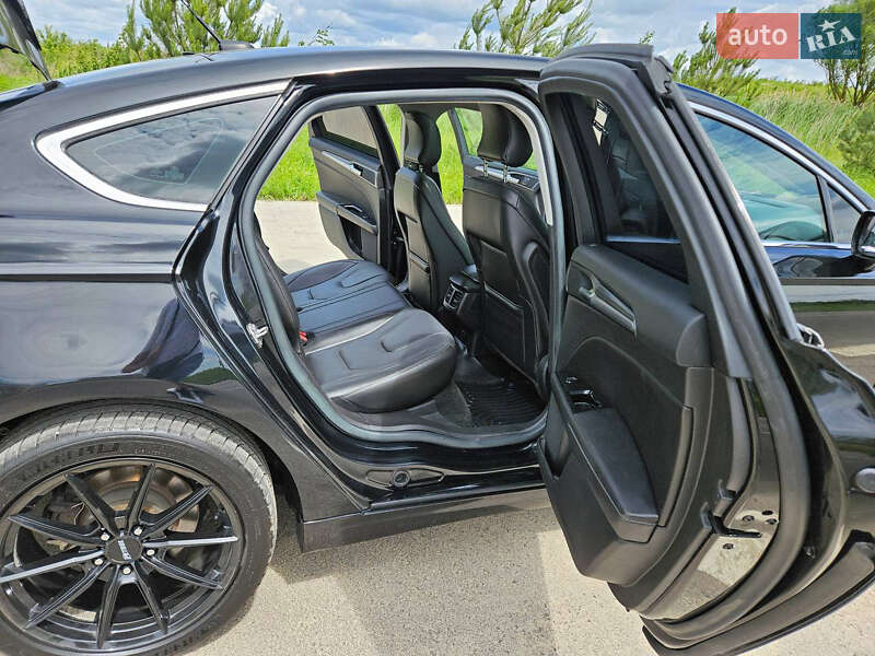 Седан Ford Fusion 2016 в Ровно