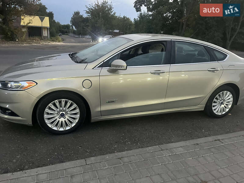 Седан Ford Fusion 2014 в Первомайську