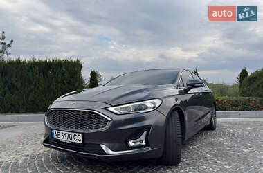 Седан Ford Fusion 2016 в 