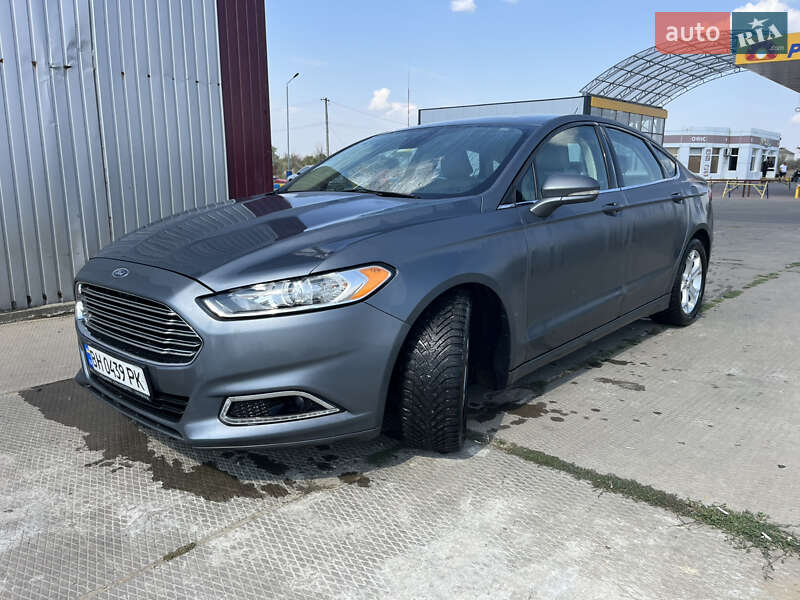 Седан Ford Fusion 2015 в Одесі