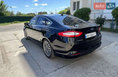 Седан Ford Fusion 2016 в 