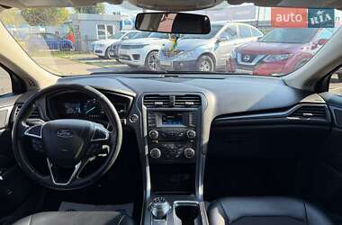 Седан Ford Fusion 2018 в 