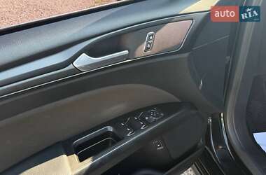 Седан Ford Fusion 2018 в 