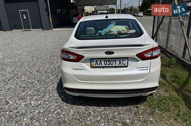 Седан Ford Fusion 2015 в 