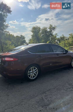 Седан Ford Fusion 2015 в 