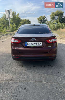 Седан Ford Fusion 2015 в 